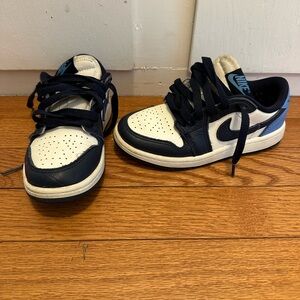 Nike Kids Dunks in Navy and White 11.5C